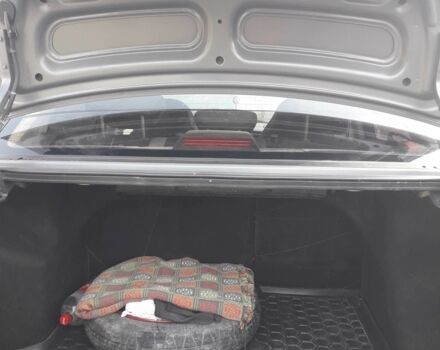 Серый Киа Рио, объемом двигателя 1.4 л и пробегом 153 тыс. км за 5500 $, фото 7 на Automoto.ua