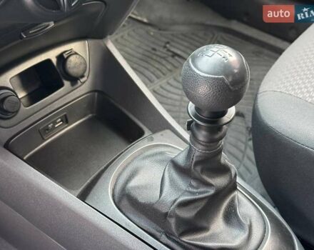 Серый Киа Рио, объемом двигателя 1.4 л и пробегом 89 тыс. км за 4900 $, фото 9 на Automoto.ua