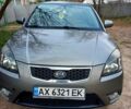 Серый Киа Рио, объемом двигателя 1.4 л и пробегом 200 тыс. км за 5200 $, фото 1 на Automoto.ua