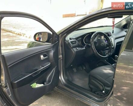 Серый Киа Рио, объемом двигателя 1.4 л и пробегом 190 тыс. км за 7100 $, фото 4 на Automoto.ua