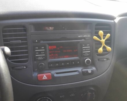 Серый Киа Рио, объемом двигателя 1.4 л и пробегом 153 тыс. км за 5500 $, фото 10 на Automoto.ua