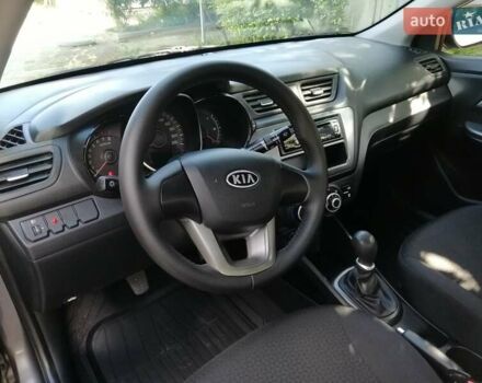 Серый Киа Рио, объемом двигателя 1.4 л и пробегом 128 тыс. км за 8000 $, фото 11 на Automoto.ua