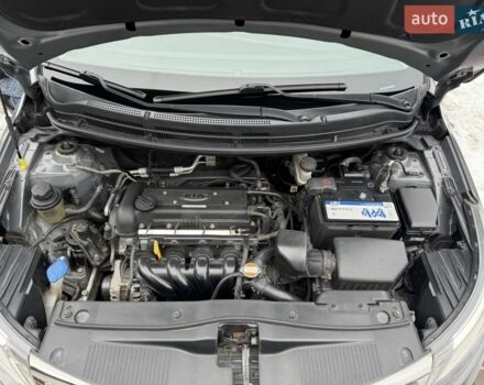 Серый Киа Рио, объемом двигателя 1.4 л и пробегом 82 тыс. км за 9200 $, фото 36 на Automoto.ua