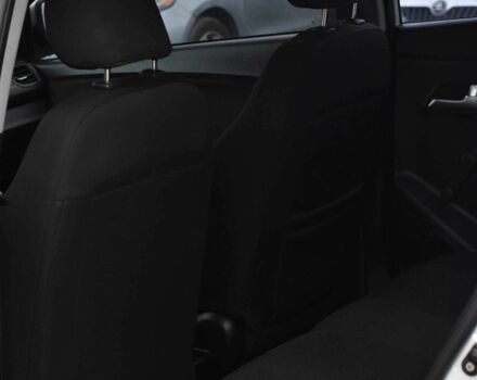 Серый Киа Рио, объемом двигателя 1.4 л и пробегом 226 тыс. км за 6999 $, фото 15 на Automoto.ua