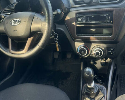 Серый Киа Рио, объемом двигателя 1.4 л и пробегом 128 тыс. км за 6900 $, фото 7 на Automoto.ua