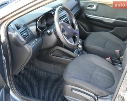 Сірий Кіа Ріо, об'ємом двигуна 1.4 л та пробігом 270 тис. км за 4999 $, фото 6 на Automoto.ua