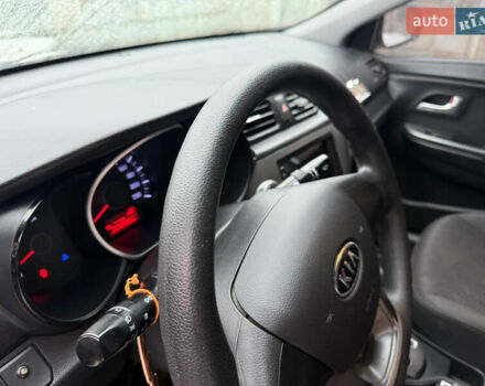 Серый Киа Рио, объемом двигателя 1.4 л и пробегом 130 тыс. км за 7500 $, фото 11 на Automoto.ua