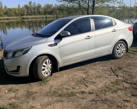 Серый Киа Рио, объемом двигателя 1.4 л и пробегом 190 тыс. км за 7300 $, фото 1 на Automoto.ua