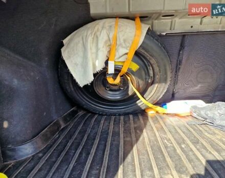 Серый Киа Рио, объемом двигателя 1.4 л и пробегом 187 тыс. км за 4900 $, фото 4 на Automoto.ua