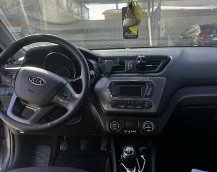Серый Киа Рио, объемом двигателя 1.59 л и пробегом 275 тыс. км за 7000 $, фото 9 на Automoto.ua