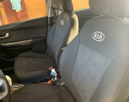 Сірий Кіа Ріо, об'ємом двигуна 1.4 л та пробігом 76 тис. км за 9400 $, фото 6 на Automoto.ua
