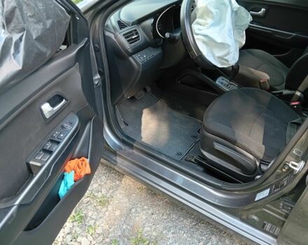 Сірий Кіа Ріо, об'ємом двигуна 1.6 л та пробігом 200 тис. км за 2300 $, фото 5 на Automoto.ua
