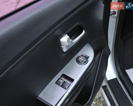Серый Киа Рио, объемом двигателя 1.4 л и пробегом 247 тыс. км за 5800 $, фото 8 на Automoto.ua