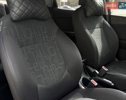 Серый Киа Рио, объемом двигателя 1.59 л и пробегом 206 тыс. км за 7499 $, фото 22 на Automoto.ua