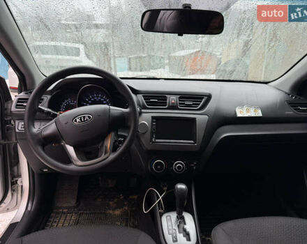 Серый Киа Рио, объемом двигателя 1.4 л и пробегом 130 тыс. км за 7500 $, фото 12 на Automoto.ua