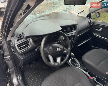 Серый Киа Рио, объемом двигателя 1.4 л и пробегом 250 тыс. км за 1950 $, фото 15 на Automoto.ua