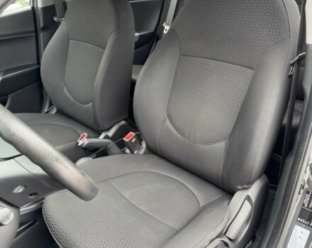 Серый Киа Рио, объемом двигателя 1.4 л и пробегом 82 тыс. км за 9200 $, фото 21 на Automoto.ua