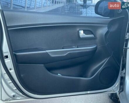 Серый Киа Рио, объемом двигателя 1.4 л и пробегом 68 тыс. км за 6700 $, фото 9 на Automoto.ua