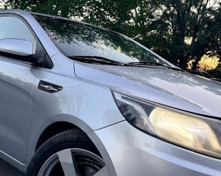 Серый Киа Рио, объемом двигателя 1.4 л и пробегом 230 тыс. км за 7000 $, фото 1 на Automoto.ua