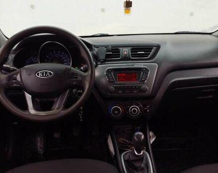 Серый Киа Рио, объемом двигателя 1.4 л и пробегом 155 тыс. км за 5600 $, фото 4 на Automoto.ua