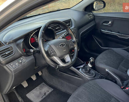 Серый Киа Рио, объемом двигателя 1.6 л и пробегом 300 тыс. км за 5300 $, фото 14 на Automoto.ua