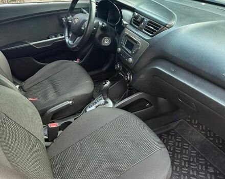 Сірий Кіа Ріо, об'ємом двигуна 1.6 л та пробігом 106 тис. км за 8700 $, фото 6 на Automoto.ua
