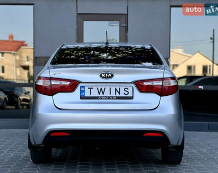 Серый Киа Рио, объемом двигателя 1.4 л и пробегом 217 тыс. км за 8900 $, фото 4 на Automoto.ua