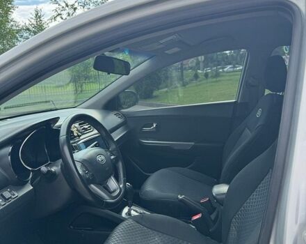 Сірий Кіа Ріо, об'ємом двигуна 1.6 л та пробігом 161 тис. км за 7700 $, фото 9 на Automoto.ua