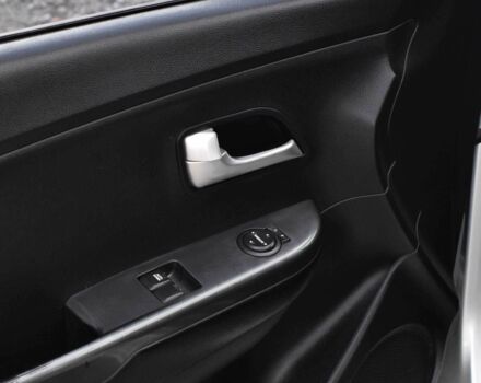 Сірий Кіа Ріо, об'ємом двигуна 1.4 л та пробігом 226 тис. км за 6999 $, фото 10 на Automoto.ua