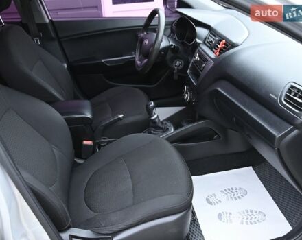 Серый Киа Рио, объемом двигателя 1.4 л и пробегом 247 тыс. км за 5800 $, фото 22 на Automoto.ua