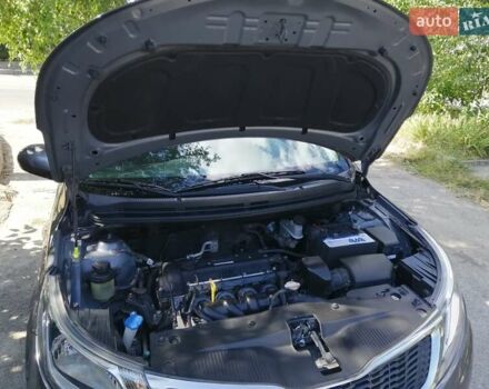 Серый Киа Рио, объемом двигателя 1.4 л и пробегом 128 тыс. км за 8000 $, фото 4 на Automoto.ua