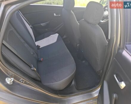 Серый Киа Рио, объемом двигателя 1.4 л и пробегом 235 тыс. км за 5600 $, фото 12 на Automoto.ua