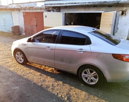 Сірий Кіа Ріо, об'ємом двигуна 1.4 л та пробігом 230 тис. км за 5200 $, фото 3 на Automoto.ua