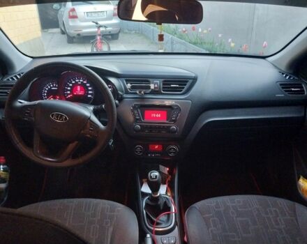 Серый Киа Рио, объемом двигателя 1.6 л и пробегом 72 тыс. км за 8350 $, фото 5 на Automoto.ua