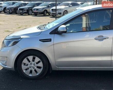 Сірий Кіа Ріо, об'ємом двигуна 1.6 л та пробігом 164 тис. км за 8530 $, фото 5 на Automoto.ua