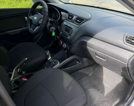 Сірий Кіа Ріо, об'ємом двигуна 1.4 л та пробігом 220 тис. км за 6700 $, фото 9 на Automoto.ua
