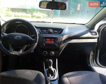 Серый Киа Рио, объемом двигателя 1.4 л и пробегом 200 тыс. км за 5300 $, фото 10 на Automoto.ua