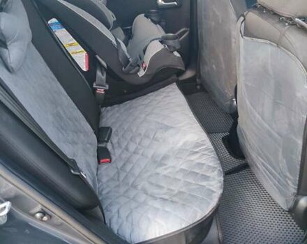 Сірий Кіа Ріо, об'ємом двигуна 1.4 л та пробігом 120 тис. км за 8200 $, фото 5 на Automoto.ua