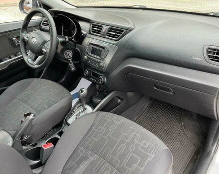 Серый Киа Рио, объемом двигателя 1.6 л и пробегом 121 тыс. км за 9500 $, фото 22 на Automoto.ua