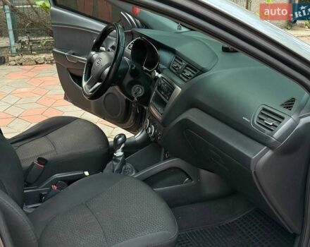 Серый Киа Рио, объемом двигателя 1.4 л и пробегом 170 тыс. км за 6000 $, фото 22 на Automoto.ua