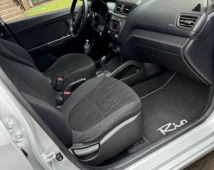 Сірий Кіа Ріо, об'ємом двигуна 1.6 л та пробігом 207 тис. км за 7800 $, фото 5 на Automoto.ua