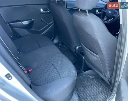 Серый Киа Рио, объемом двигателя 1.4 л и пробегом 68 тыс. км за 6700 $, фото 15 на Automoto.ua