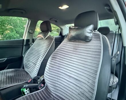 Серый Киа Рио, объемом двигателя 1.4 л и пробегом 230 тыс. км за 7000 $, фото 12 на Automoto.ua