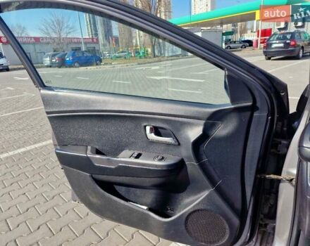 Серый Киа Рио, объемом двигателя 1.4 л и пробегом 187 тыс. км за 4900 $, фото 10 на Automoto.ua