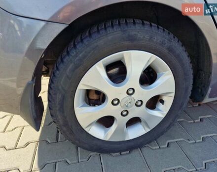 Серый Киа Рио, объемом двигателя 1.4 л и пробегом 187 тыс. км за 4900 $, фото 3 на Automoto.ua