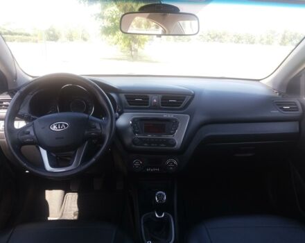 Сірий Кіа Ріо, об'ємом двигуна 1.6 л та пробігом 70 тис. км за 10400 $, фото 8 на Automoto.ua