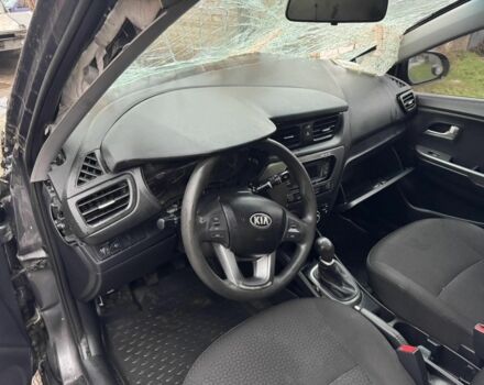 Сірий Кіа Ріо, об'ємом двигуна 1.4 л та пробігом 200 тис. км за 2850 $, фото 6 на Automoto.ua