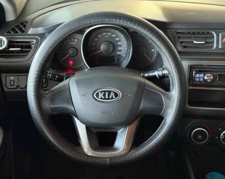 Серый Киа Рио, объемом двигателя 1.4 л и пробегом 200 тыс. км за 6840 $, фото 15 на Automoto.ua