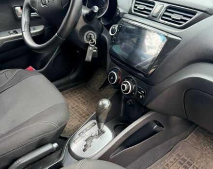Серый Киа Рио, объемом двигателя 1.4 л и пробегом 190 тыс. км за 7300 $, фото 4 на Automoto.ua