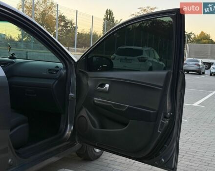 Сірий Кіа Ріо, об'ємом двигуна 1.4 л та пробігом 170 тис. км за 5500 $, фото 21 на Automoto.ua